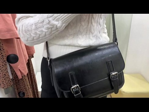 ❤️ Javna masturbacija mlade kujice FeralBerry s dildom u sobi za mjerenje Jebeni video u pornografiji hr.ixiporn-com.ru ❌❤